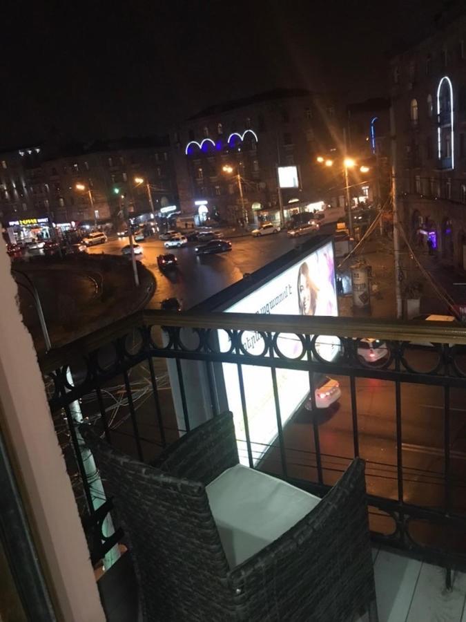 Квартира около станции метро с балконами Ереван Экстерьер фото